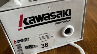Zapatillas Kawasaki 38 con etiqueta