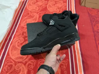 Jordan 4 Black Cat / 44.5 EU