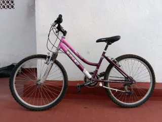 Bicicleta AGECE morada de 24 pulgadas