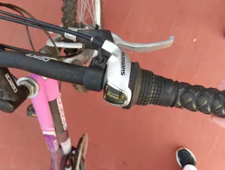 Bicicleta AGECE morada de 24 pulgadas