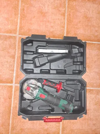 Caladora y amoladora Parkside con 2 baterías