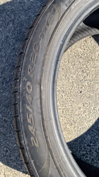 Neumáticos 245/40/20