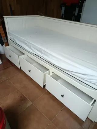 Cama IKEA Hemnes Blanca con Cajones