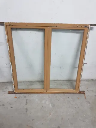 2 Ventanas de Hierro Marrones