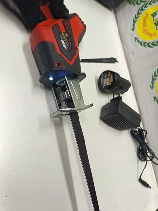 Sierra Sable Stayer SS122 + Batería