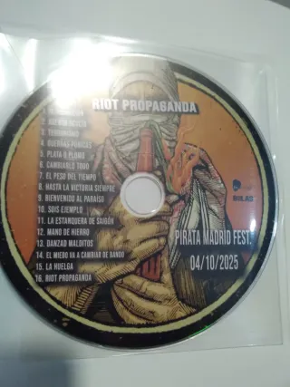 Libro+CD Riot Propaganda Tour 2025