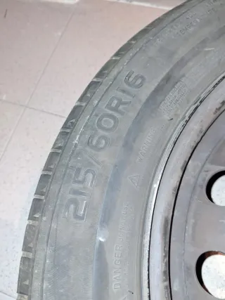 Llanta, neumático y tapacubo Fiat Scudo.