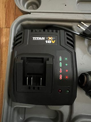 Caja de herramientas Titan motor quemado