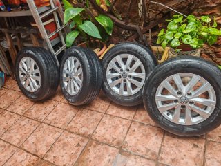 Llantas T5 Originales 5x120 con Cubiertas