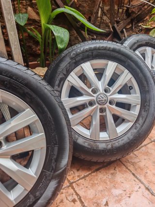 Llantas T5 Originales 5x120 con Cubiertas