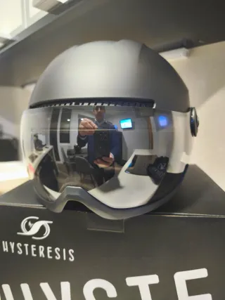 Casco de esquí con visera