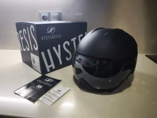 Casco de esquí con visera