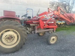 Tractor Ursus C-355 con pala frontal