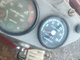 Tractor Ursus C-355 con pala frontal