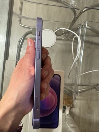 iPhone 12 Viola con Schermo Rotto