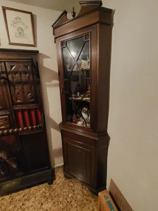 Vitrina Rincón Clásica Madera y Cristal