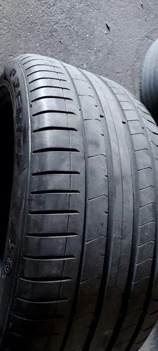 275/40 R20 106W