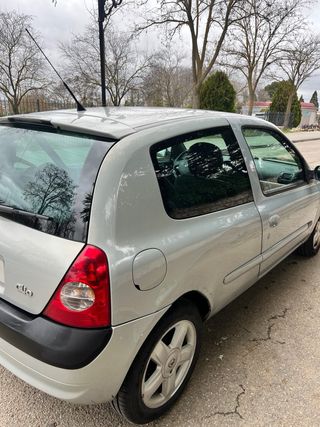 Renault Clio 2002