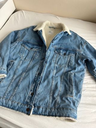 Cazadora vaquera Bershka borreguito oversize XS