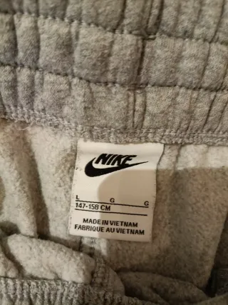 Pantalón chándal Nike gris
