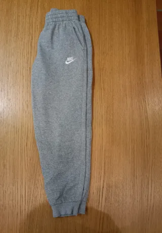 Pantalón chándal Nike gris