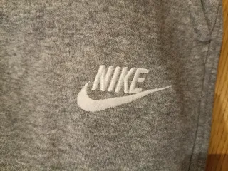 Pantalón chándal Nike gris