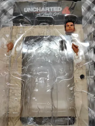 Figura Neca Uncharted Nathan Drake+Figura de regal