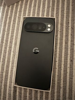 Teléfono móvil negro nuevo en garantía