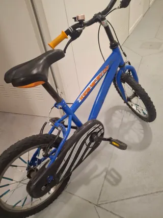 Bicicleta infantil azul