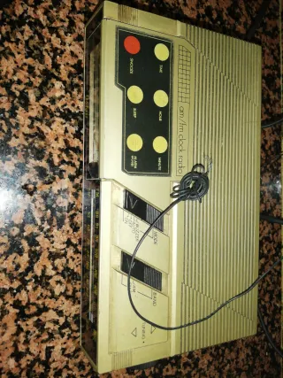 Radio despertador Oskar AM/FM