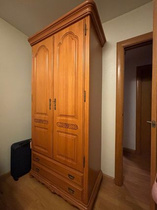 Dormitorio de pino macizo