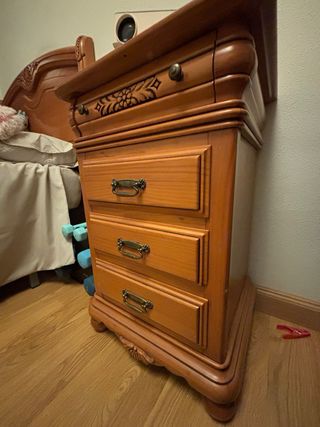 Dormitorio de pino macizo