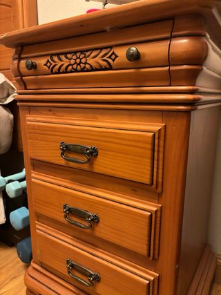 Dormitorio de pino macizo