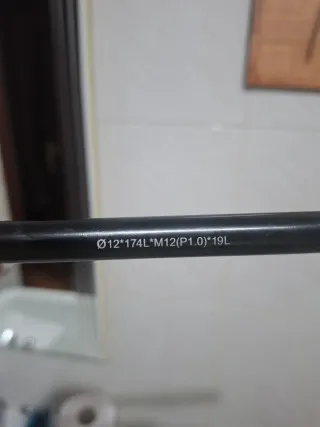 Eje Pasante Ø12x174L M12(P1.0)x19L