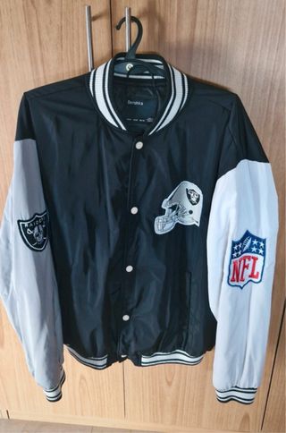 Chaqueta Bershka Raiders NFL sin estrenar