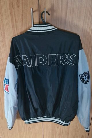Chaqueta Bershka Raiders NFL sin estrenar