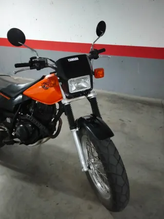 Yamaha TW 125 Enduro Naranja/Negra