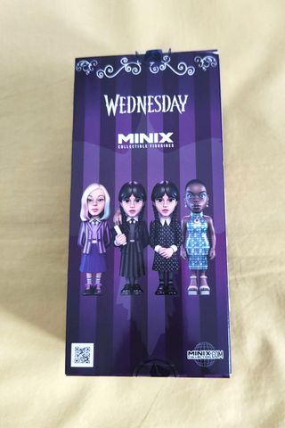 Minix Mercoledi Addams con Thing