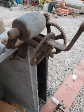 Afilador manual antiguo