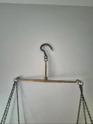 Antigua balanza de cobre decorativa