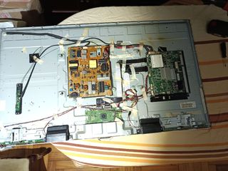 TV Philips 49PUS7272/12 (Despiece o entera).