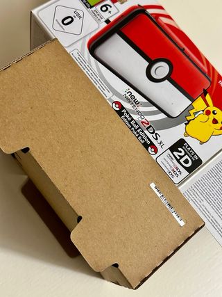 Scatola Nintendo 2DS XL Edizione Pokémon
