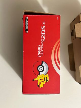 Scatola Nintendo 2DS XL Edizione Pokémon
