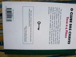 O Clube das Chaves Toca a 4 Mãos