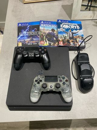 PS4 (PlayStation 4) con 2 mandos y juegos