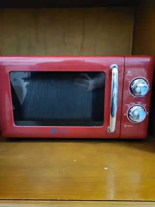 Microondas Rojo Estilo Vintage