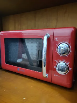 Microondas Rojo Estilo Vintage