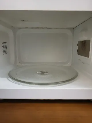 Microondas Rojo Estilo Vintage