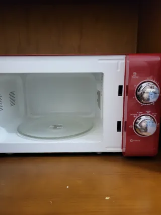 Microondas Rojo Estilo Vintage