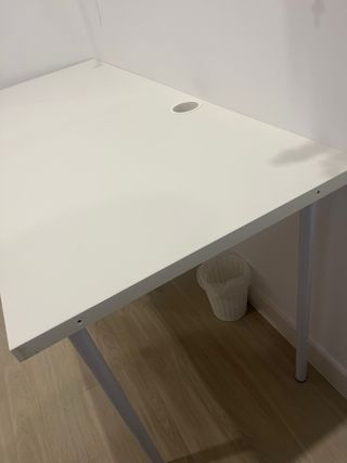 Scrivania giovanile con cassettiera